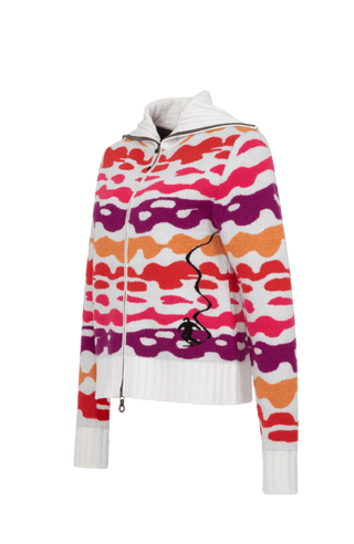 Strickjacke Delilah ME Modell 702544 in Poppy, Seitenansicht, mit farbintensivem Bergmotiv aus Merinowolle, legere Passform und hoher Stehkragen