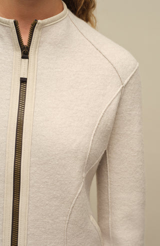 Taillierte Walkjacke für Damen, Modell 638129 Joy-CW, Farbe beige Model Detailansicht Made in Austria