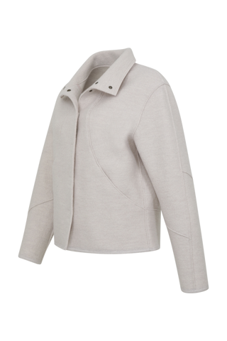Kurz geschnittene Damen-Walkjacke von Frauenschuh, Modell 704129 Violet2.0-CW, Farbe Sandstone Seitenansicht – nachhaltig gefertigt aus mulesingfreier Schurwolle