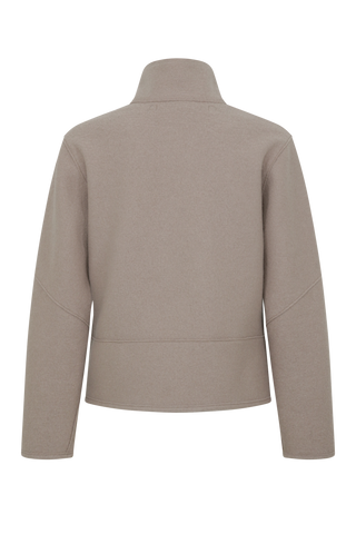 Kurz geschnittene Damen-Walkjacke von Frauenschuh, Modell 704129 Violet2.0-CW, Farbe 310 Cashmere, Rueckansicht – nachhaltig gefertigt aus mulesingfreier Schurwolle