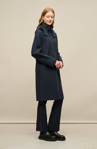 Damen - Walkmantel mit Kapuze, Modell 535129 Ellen-CW in Farbe 1630 Midnight – Model Vorderansicht