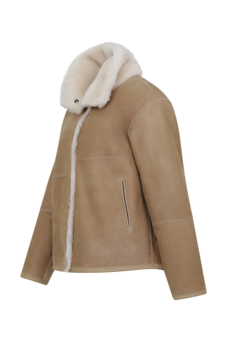 Seitenansicht der wendbaren Lammfelljacke für Damen, Modell 788724 Dolli-LCP, Farbe 940 Caramel
