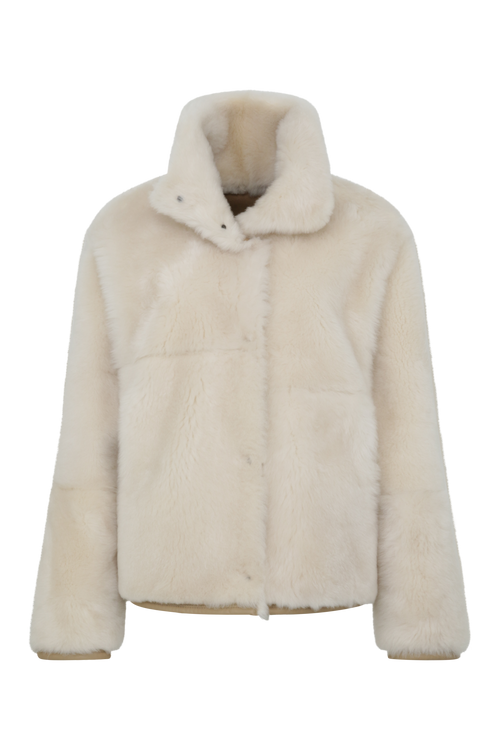 Vorderansicht Fellseite der wendbaren Lammfelljacke für Damen, Modell 788724 Dolli-LCP, Farbe 940 Caramel