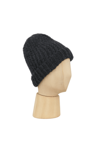 Beanie2, handgestrickt in besonderer Linksstrick-Optik für eine moderne, markante Textur. Gefertigt aus feinstem Kaschmir, luxuriös weich, seidig im Griff und ohne Kratzen. Klassisches Rippbündchen, stilvolles Bi-Color-Design in harmonischen Multi-Color-Tönen, wärmend und federleicht. In der Farbe Anthrazit (Farbe: anthrazit)