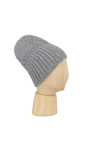 Beanie2, handgestrickt in besonderer Linksstrick-Optik für eine moderne, markante Textur. Gefertigt aus feinstem Kaschmir, luxuriös weich, seidig im Griff und ohne Kratzen. Klassisches Rippbündchen, stilvolles Bi-Color-Design in harmonischen Multi-Color-Tönen, wärmend und federleicht. In der Farbe Flanellgrau (Farbe: flanellgrey)