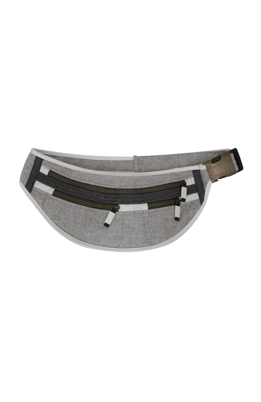 Beltbag-L Hüfttasche aus hochwertigem Loden mit geräumigem Hauptfach und zwei kleinen Ziptaschen auf der Vorderseite. Weitenverstellbarer Gurt mit Steckschließe in Metalloptik. Innenmaterial aus wasserabweisendem Performance Ski. Leicht und körpernah tragbar – klassisch um die Hüfte oder quer über den Rücken. In der Farbe weiß (Farbe: cloud)