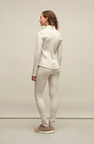 Damen-Legging Daphne-NP aus Natural Powerstretch mit glatter, glänzender Oberfläche, schmale Passform, taillenhoher Bund, sehr bequem durch eingearbeiteten Gummibund. In der Farbe Weiß-Beige (Farbe: sandstone)