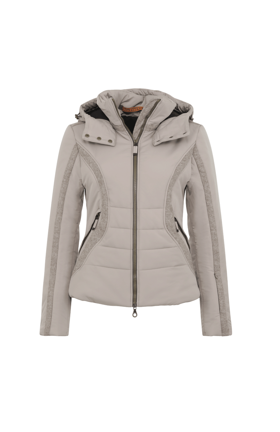 Performance Ski-Jacke XeniaMulti-S aus innovativem Light Italian Nylon, feminine Passform, abnehmbare, in der Weite regulierbare Kapuze, Stehkragen, Loden-Details, Zwei-Wege-Zipper, zwei Taschen mit Zip, klassische Frauenschuh Features wie Schneefang an den Ärmeln, Skipasstasche und zwei innenliegende Taschen mit Zip. Luxuriöse seidig glänzende Oberfläche, funktional und warm. In der Farbe Hell Braun (Farbe: cashmere)