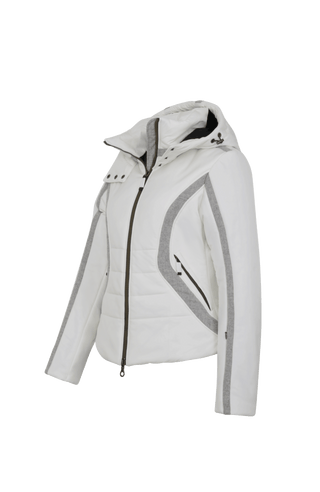 Performance Ski-Jacke XeniaMulti-S aus innovativem Light Italian Nylon, feminine Passform, abnehmbare, in der Weite regulierbare Kapuze, Stehkragen, Loden-Details, Zwei-Wege-Zipper, zwei Taschen mit Zip, klassische Frauenschuh Features wie Schneefang an den Ärmeln, Skipasstasche und zwei innenliegende Taschen mit Zip. Luxuriöse seidig glänzende Oberfläche, funktional und warm. In der Farbe weiß (Farbe: cloud)