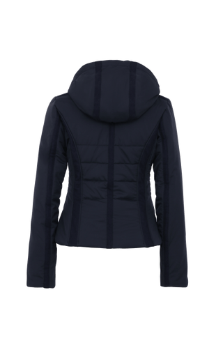 Performance Ski-Jacke XeniaMulti-S aus innovativem Light Italian Nylon, feminine Passform, abnehmbare, in der Weite regulierbare Kapuze, Stehkragen, Loden-Details, Zwei-Wege-Zipper, zwei Taschen mit Zip, klassische Frauenschuh Features wie Schneefang an den Ärmeln, Skipasstasche und zwei innenliegende Taschen mit Zip. Luxuriöse seidig glänzende Oberfläche, funktional und warm. In der Farbe Dunkelblau (Farbe: midnight)