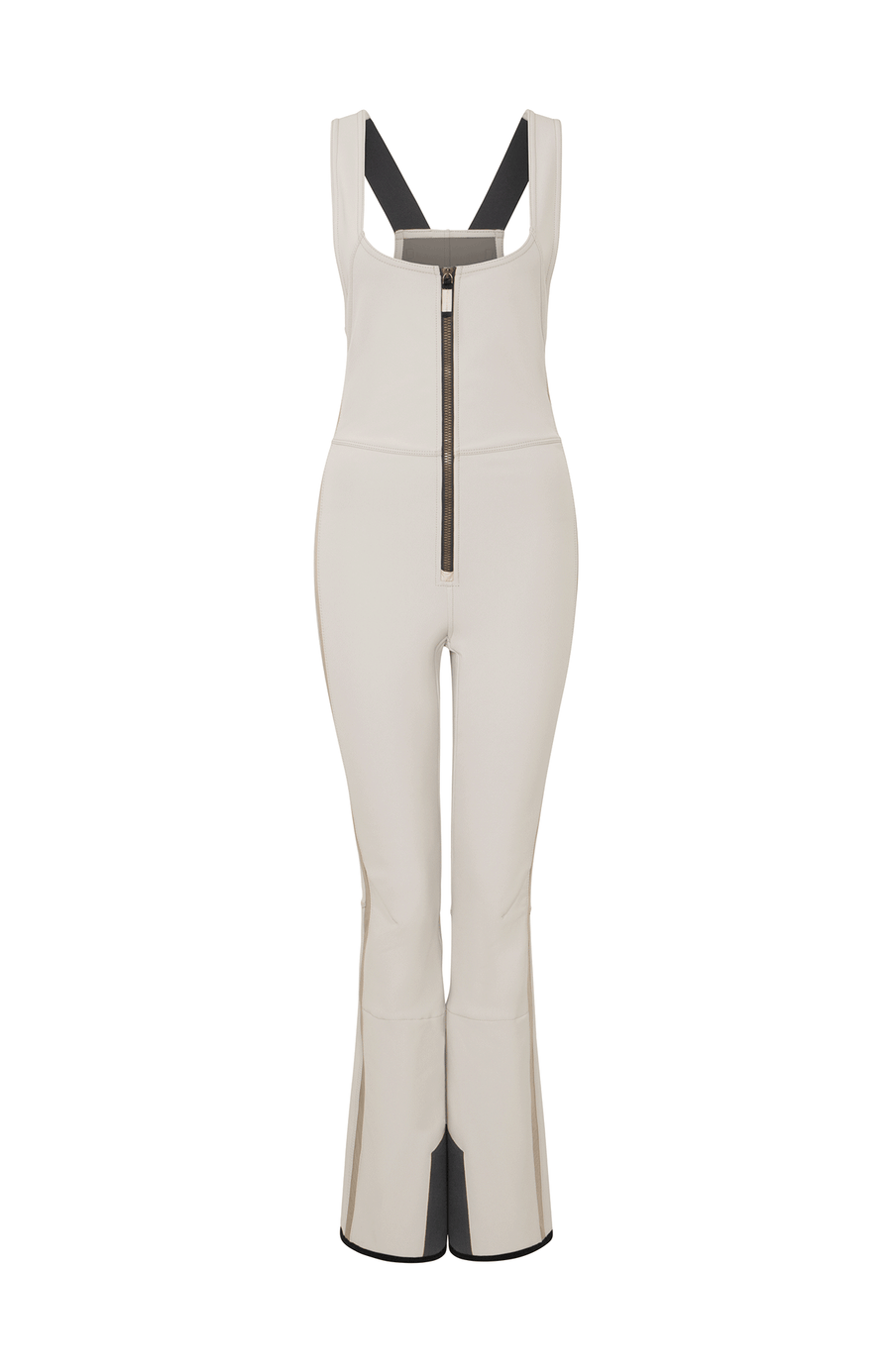 Ski-Catsuit Davina2.0-S im Latzhosen-Stil ohne Ärmel, schmaler figurbetonter Schnitt mit ausgestelltem Bein, femininer Bustier-Ausschnitt, Streifen an den Beinaußenseiten aus Alcantara-Leder, Träger hinten aus elastischem Gummi, ergonomisches Knie, markanter langer Zipper, auffallende Nähte, Seitentaschen mit Zip, Kantenschutz aus Alcantara-Leder und Schneefang. Enganliegend, feminin, betont Silhouette und Bewegungsfreiheit. In der Farbe Weiß-Beige (Farbe: sandstone)