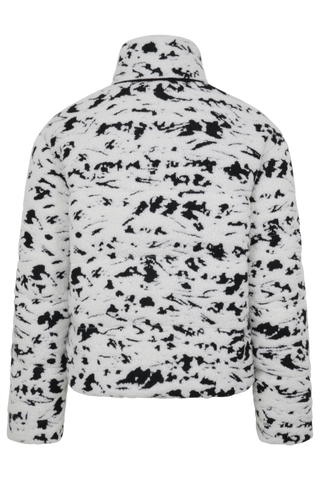 Winterjacke Alpine-ME aus feiner Merinowolle, mit Daunen gefüttert und etwas kürzer geschnitten. Quernähte als Designelement, Stehkragen, markanter Zwei-Wege-Zipper aus Metall, zwei Taschen mit Zip sowie zwei innenliegende Taschen. Ton-in-Ton Stickerei mit abstrahierter Alpenlandschaft als besonderes Detail. Besonders leicht, weich im Griff. (Farbe: creme)