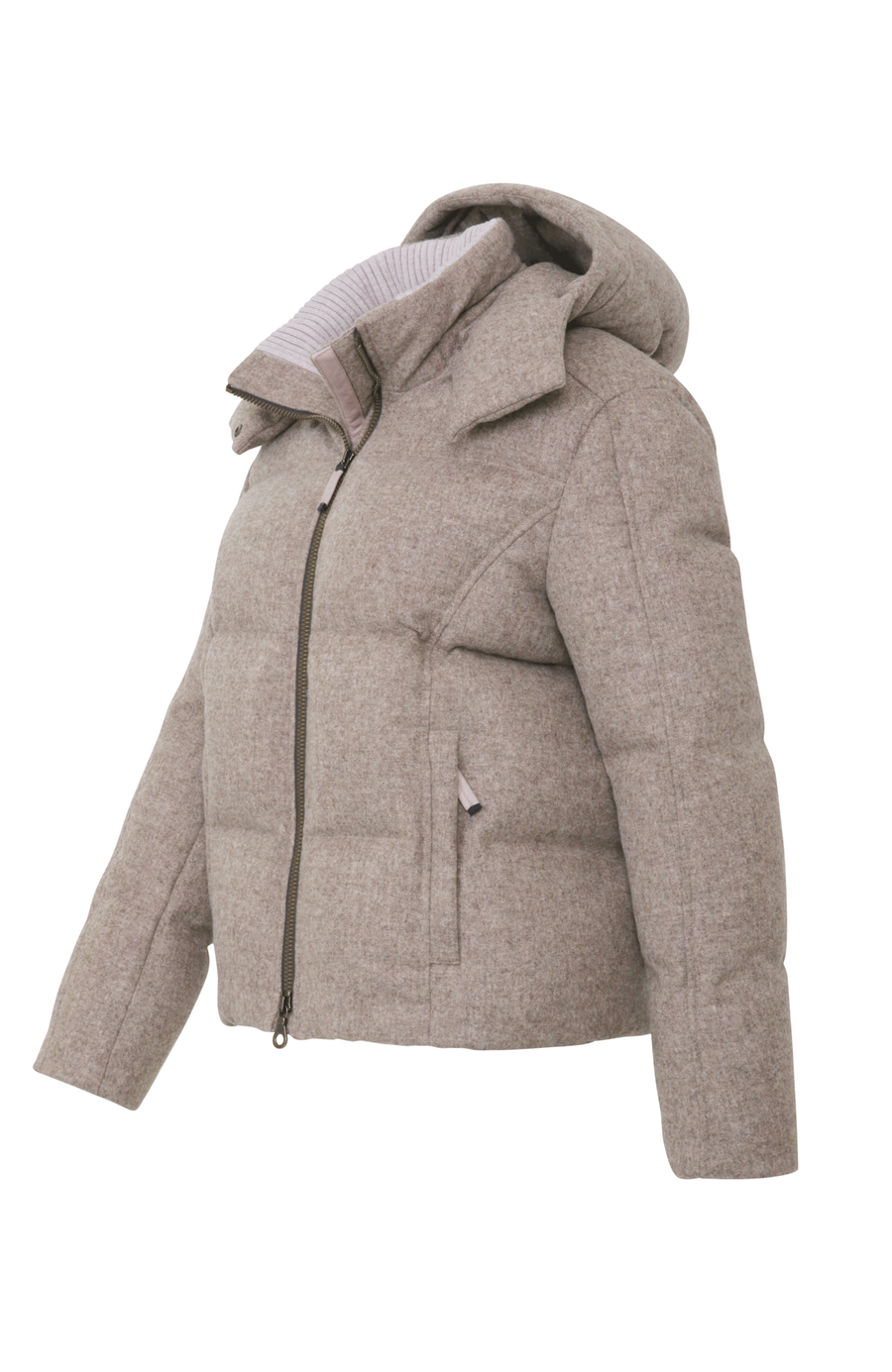 Winterjacke Isabel-L aus hochwertigem Loden, gefüttert mit zertifizierten Daunen, gerade Passform, etwas verkürzter Schnitt, abnehmbare Kapuze mit innenliegendem Strickbündchen, zwei versteckte Taschen, Zwei-Wege-Zipper. Auffallend weiche, angenehme Haptik wie Kaschmir. Dank der Daunenfüllung extrem warm. In der Farbe Hellbraun (Farbe: cashmere)