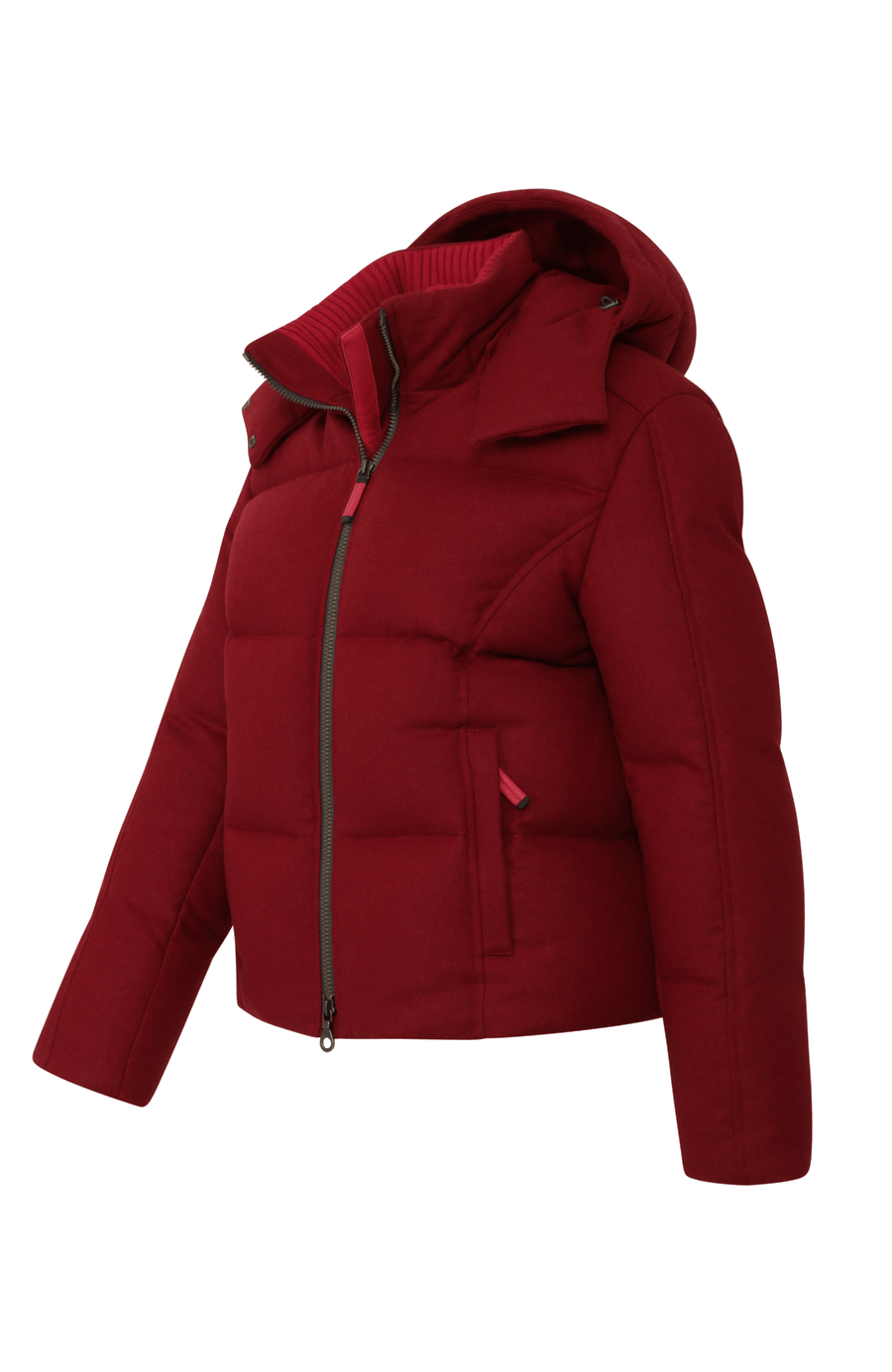 Winterjacke Isabel-L aus hochwertigem Loden, gefüttert mit zertifizierten Daunen, gerade Passform, etwas verkürzter Schnitt, abnehmbare Kapuze mit innenliegendem Strickbündchen, zwei versteckte Taschen, Zwei-Wege-Zipper. Auffallend weiche, angenehme Haptik wie Kaschmir. Dank der Daunenfüllung extrem warm. In der Farbe Rot (Farbe: poppy)