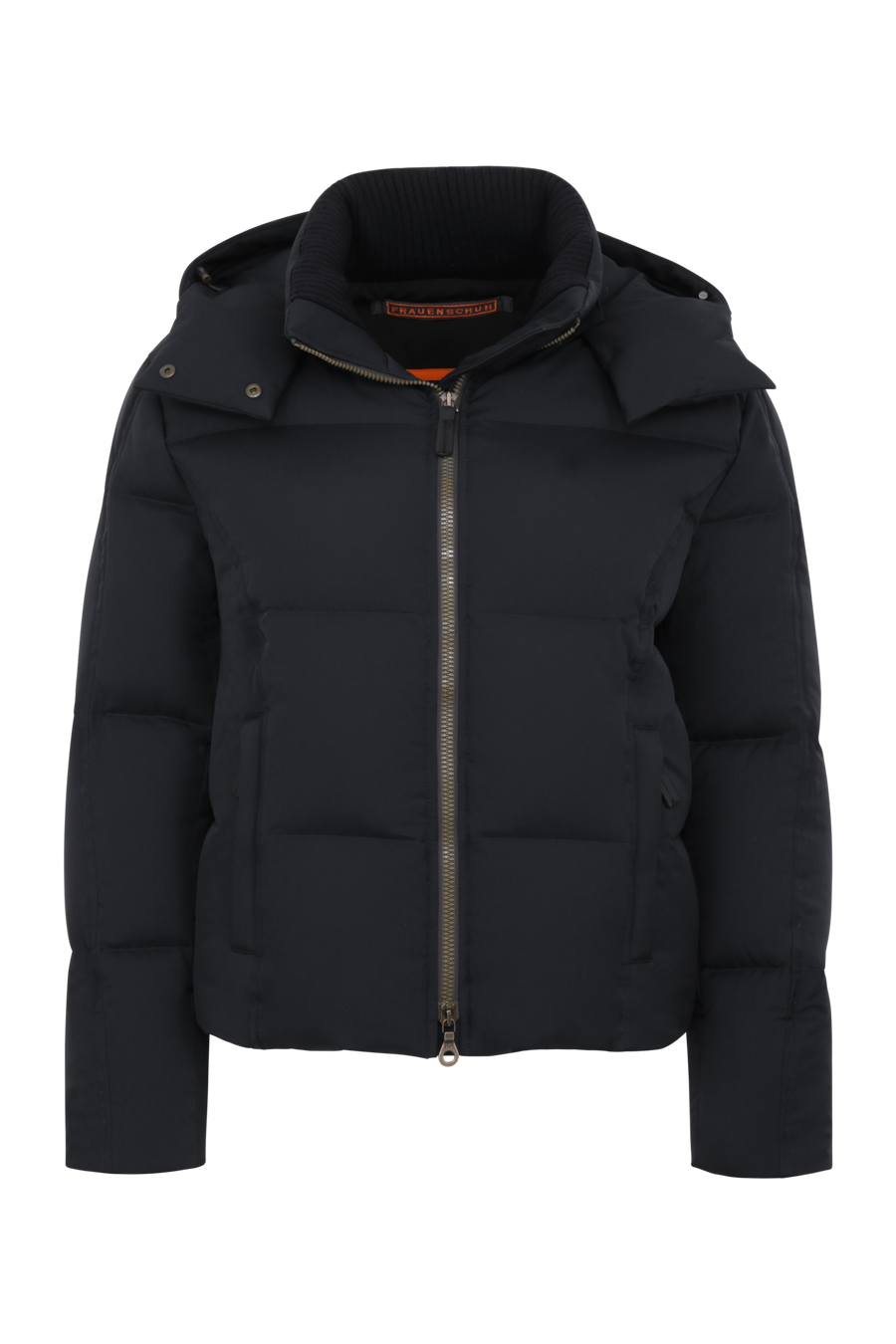 Winterjacke Isabel-LIN aus Light Italian Nylon, gerade Passform mit leicht verkürztem Schnitt, Kapuze mit innenliegendem Strickbündchen, Schneefang abnehmbar, gefüttert mit hochwertigen zertifizierten Daunen. Zwei versteckte Taschen, Zwei-Wege-Zipper, klassische Frauenschuh Features wie Schneefang an den Ärmeln, Skipasstasche und zwei innenliegende Taschen mit Zip. Seidig glänzende Oberfläche, funktional und warm. In der Farbe Schwarz (Farbe: black)