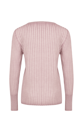 Locker geschnittener Damen-Rundhalspullover in rose, Modell 406601 CameliaDyed-RB- Rueckansicht. Weiches Material mit geripptem Saum und Ärmelbündchen.